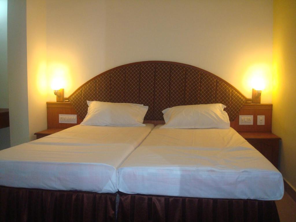 Casa Linda Hotel Kochi Exterior foto